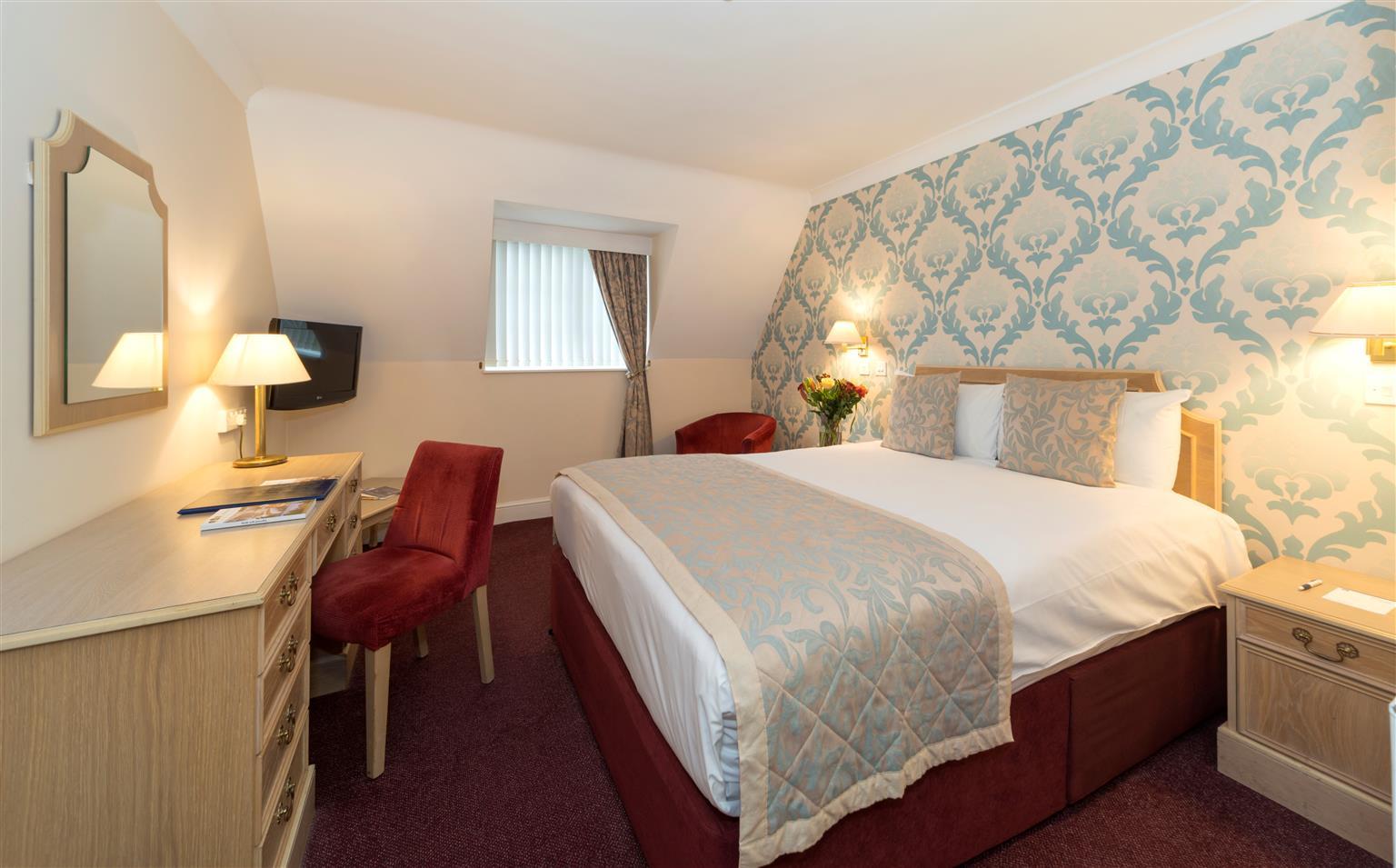 Best Western Reading Calcot Hotel Exterior photo