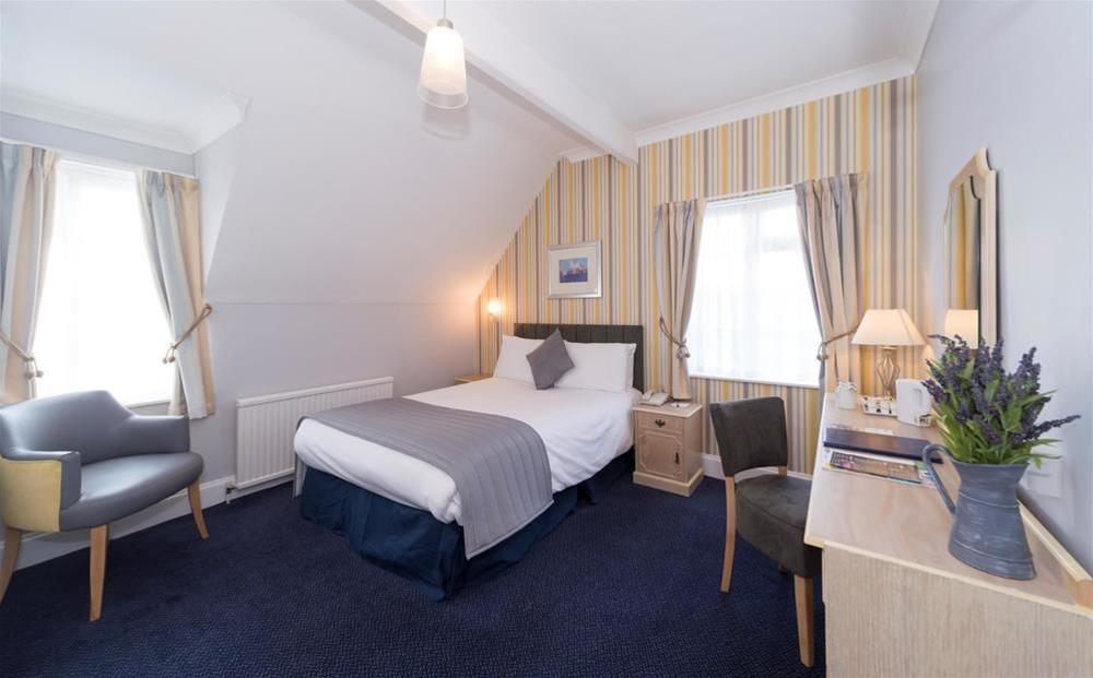 Best Western Reading Calcot Hotel Exterior photo